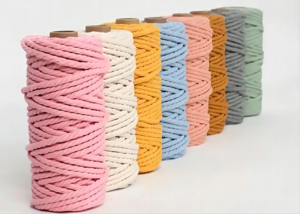 GB 18401-2010 针对的产品是在我国境内生产、销售的打扮用、装饰用和家用的纺织产品